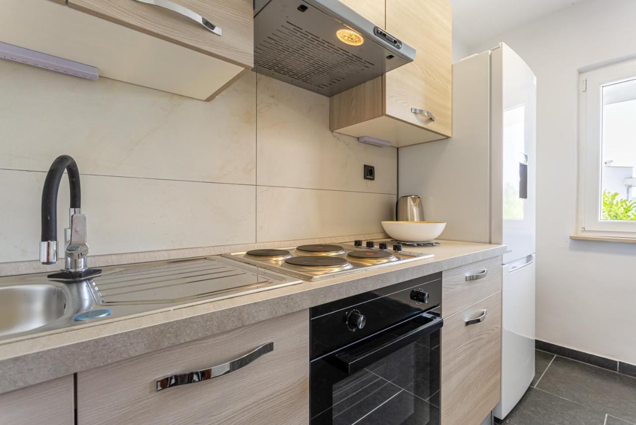 Smiljana Apartments Климно Экстерьер фото