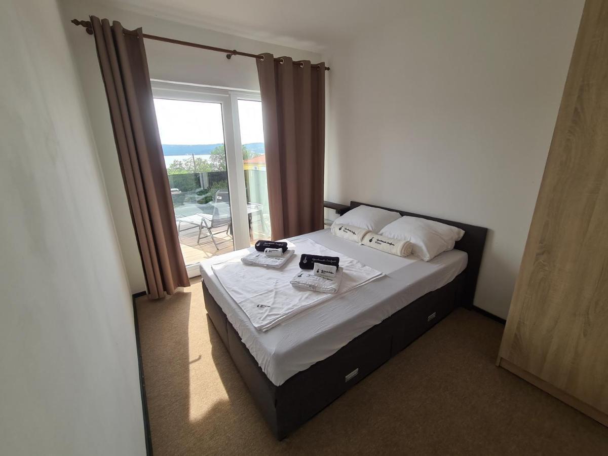 Smiljana Apartments Климно Экстерьер фото