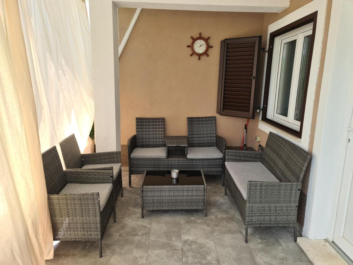 Smiljana Apartments Климно Экстерьер фото
