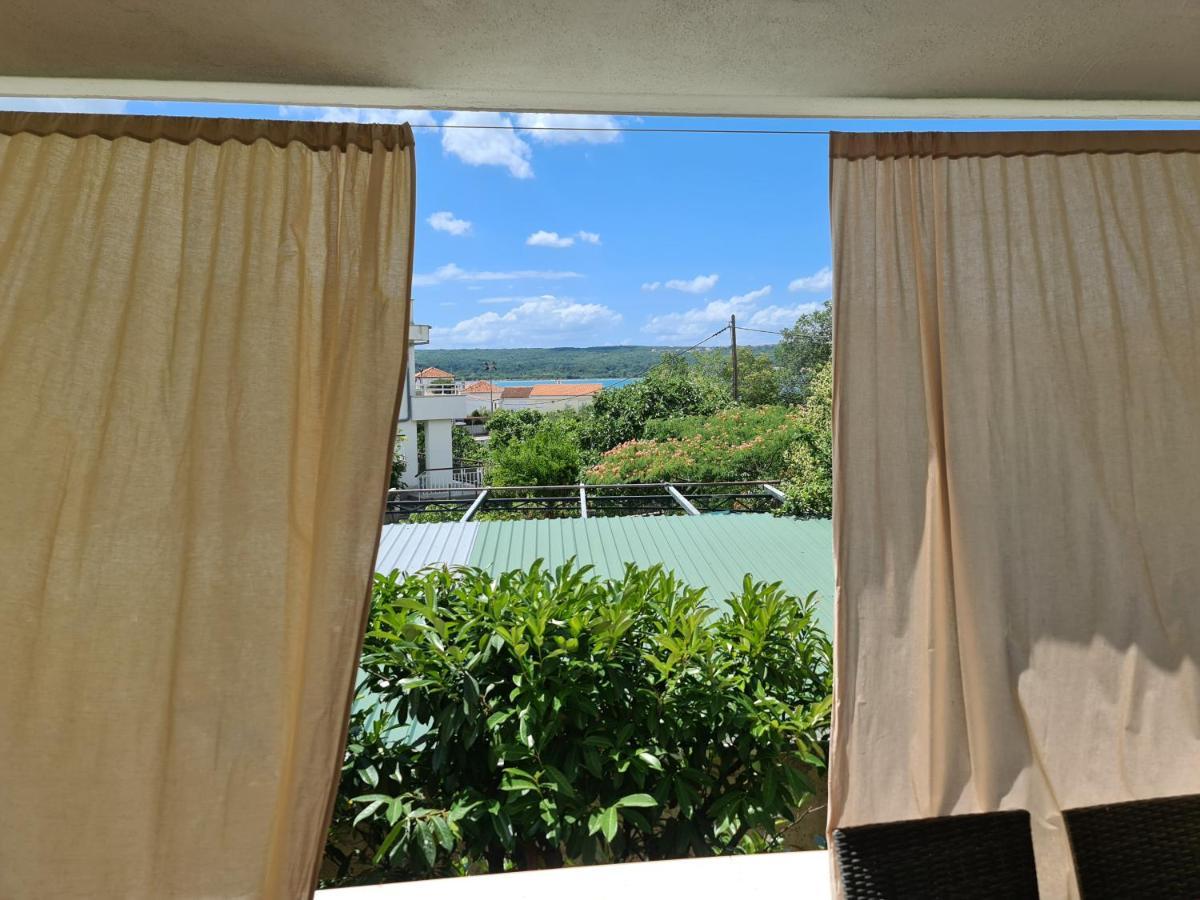 Smiljana Apartments Климно Экстерьер фото
