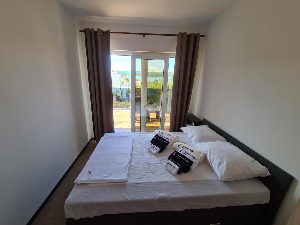 Smiljana Apartments Климно Экстерьер фото